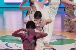 旗袍无敌！CBA全明星赛赛前美女拉拉队宝贝优雅表演